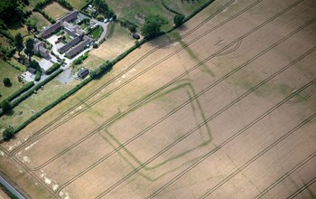 04_A double ditched enclosure near Much Wenlock_SA1805_020